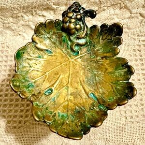 Vtg Vine & Co. Solid Brass Gold Tone Grape Leaf Trinket Dish/Decor